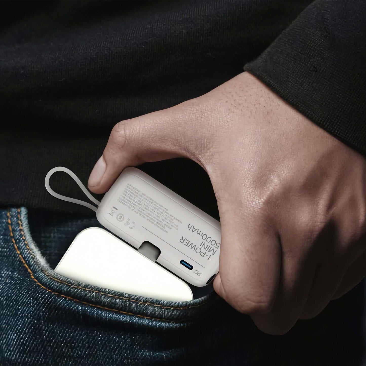 Momax 1-Power Mini Battery Pack Lightning for iPhone. White