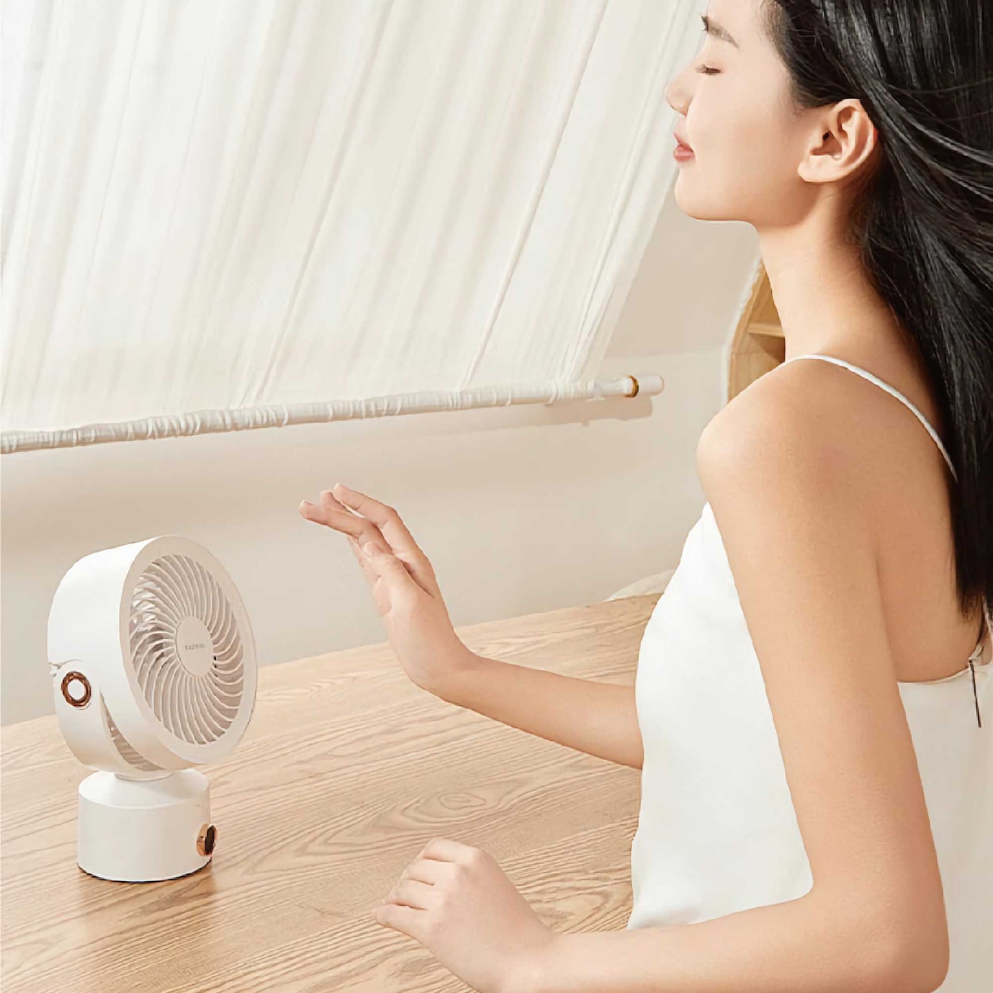 Machino Q3 Mini Circulating Fan. Cream